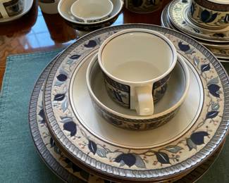 Mikasa Arabella set of china