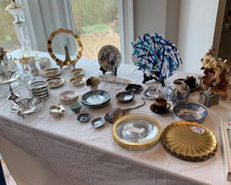 Misc items featuring Annie glass, blue and white Knick knack