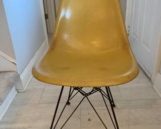 fiberglass mid century modern chair with eiffel tower base