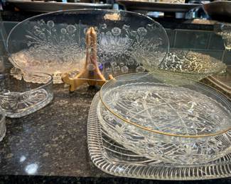 The oval flower plate/plater is sold