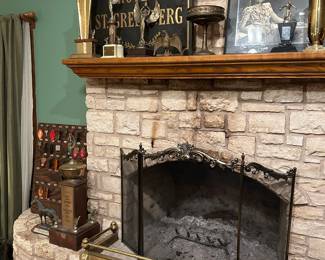 Black and white vintage photographs from the 30's, 40's and earlier.