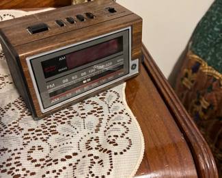 Clock radio