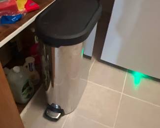 Garbage can