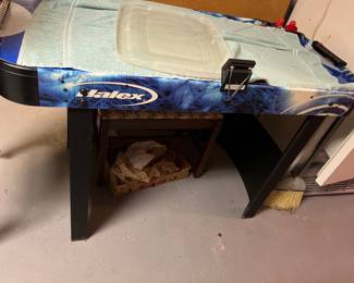 Halex air hockey table