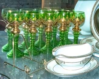 VINTAGE BEEHIVE BASE STEMWARE