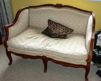 VICTORIAN SETTEE