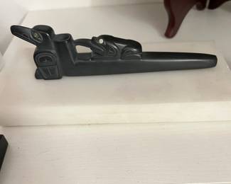 Inuit argillite pipe signed Glen Pollard