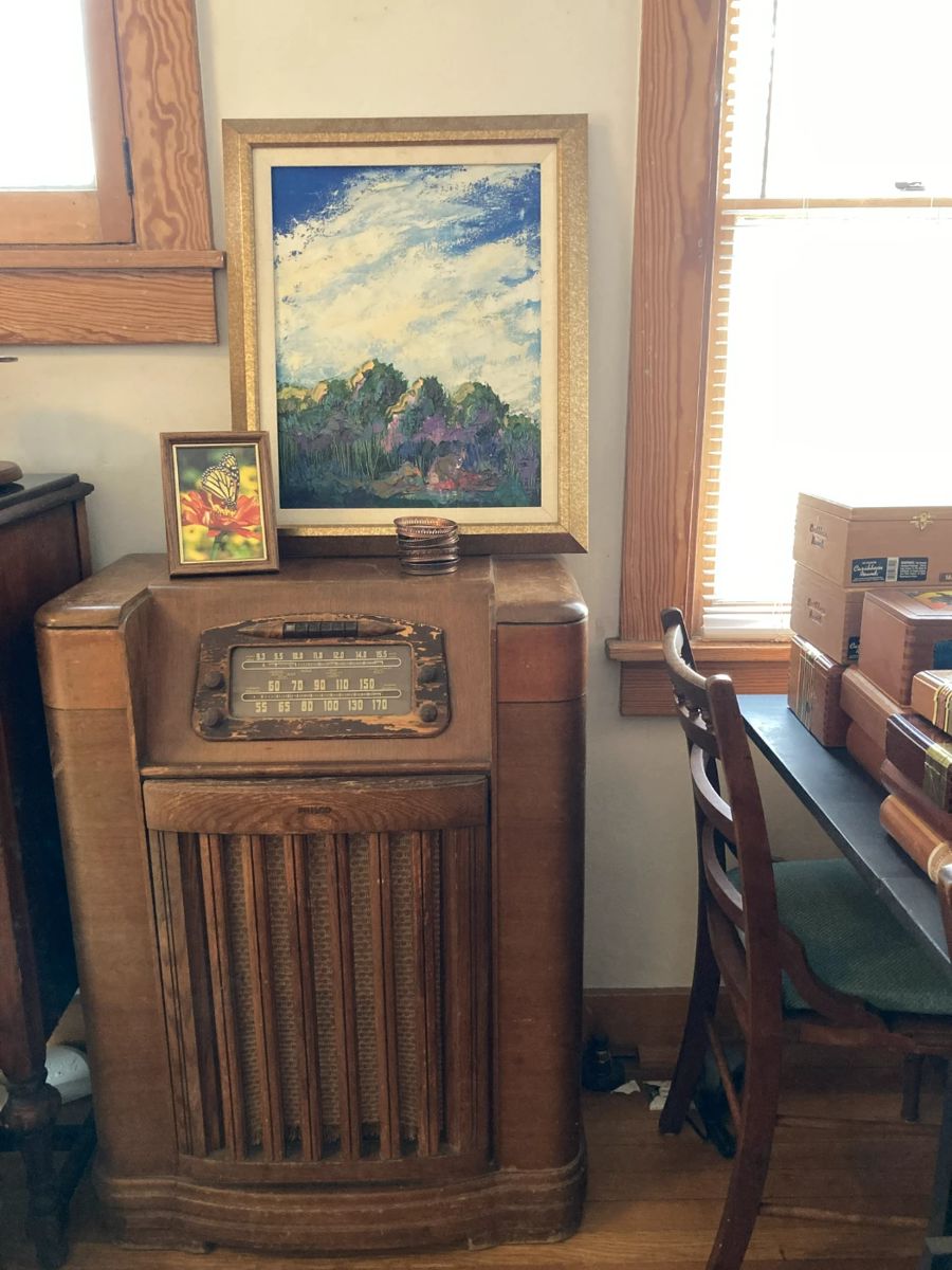 1941 Philco Console Radio-Phonograph
