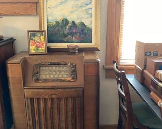 1941 Philco Console Radio-Phonograph