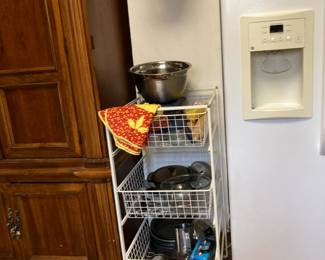 Kitchen pans and storage rack