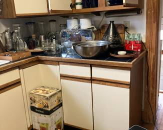 More kitchen items...blenders, Bread Box, Coca Cola Bottles, Wok