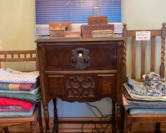 Vintage Case Radio
