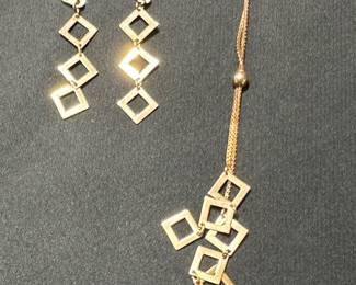 Gold necklace and earring set