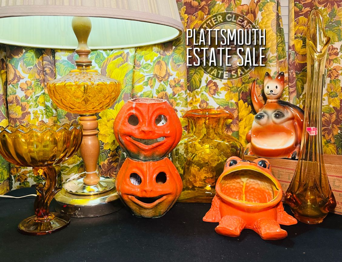 Vintage Halloween paper mache jackolanterns 
Vintage glass lamp 
Viking swung vase 
Blenko glass jug/vase 
Vintage ceramic Pulp Fiction boxing kangaroo 
