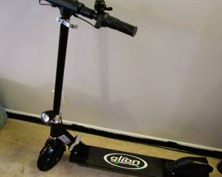 Glion Collapsible electric scooter
