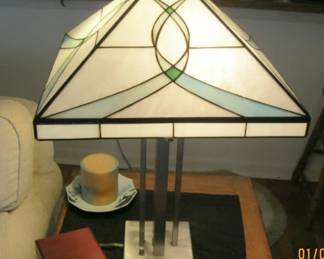 STAINED GLASS LAMP