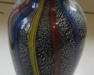 ART GLASS VASE