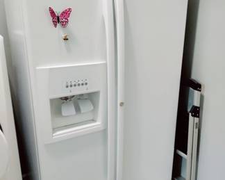 WHIRLPOOL SIDE BY SIDE - WORKS 