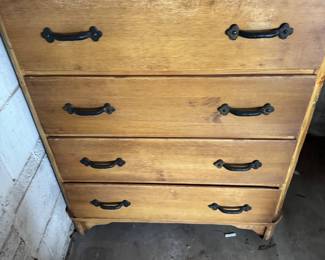 Vintage painted 4 drawer chest