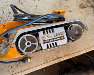 Black and Decker belt sander