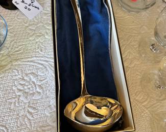 Plate ladle in the box.