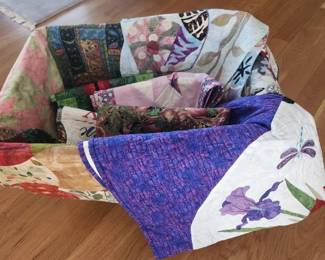 Hand Crafted Quilts, Table Runners, Placemats