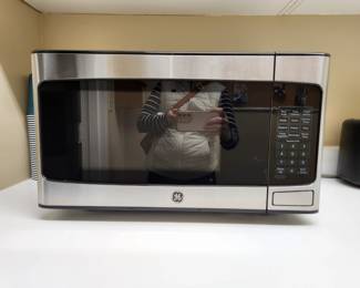 Microwave and toaster (not in photo)