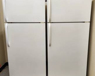 2 refrigerators with upper freezers