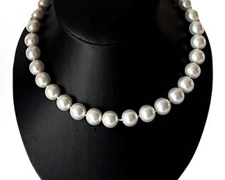 Real pearl necklace