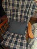 Early American Rocker/Glider Chair 