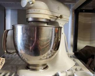 5206  Artisan KitchenAid Mixer with Attachments