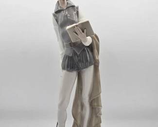 2260  Lladro Don Quixote with Sword Reading Porcelain