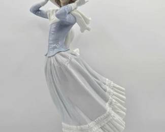 2268  Llardo Spring Breeze Porcelain Sculpture