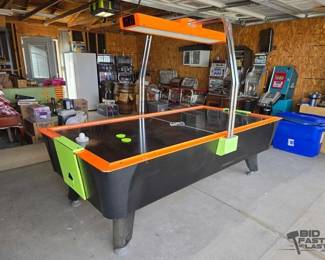 2020  Dynamo Arcade Air Hockey Table