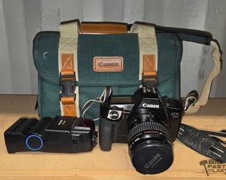 5570  Canon EOS 650 Digital Camera  Carrying Case