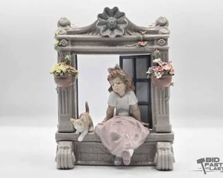 2252  Lladro Childhood Dreams Porcelain Sculpture