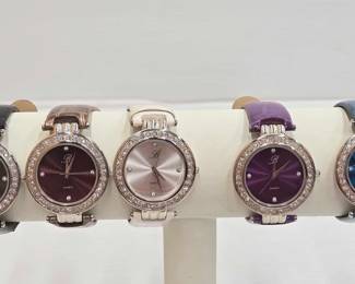 1046  5 B Wrist Watches