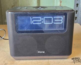 3022  Ihome iAVS16 Beside Speaker W Alexa Built In