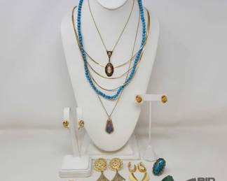 1026  Costume Jewelry