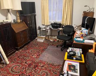 Office with plenty of Apple Products