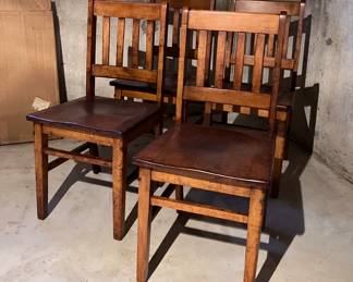 Set of 4 Solid Quality Wooden Vintage J.P. Redington & Company Scranton, PA Chairs