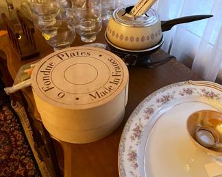 Vintage Oster Fondue with box of forks; Fondue Plates