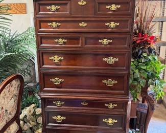 Ladies Upright Dresser with Brass pulls