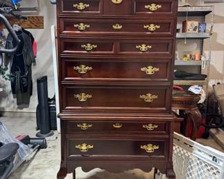 Mens' Dressing Dresser