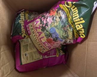 ALOT >>>>>Ferilizer and Plant food and lawn Poison