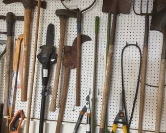 3rd Wall of TOOLS