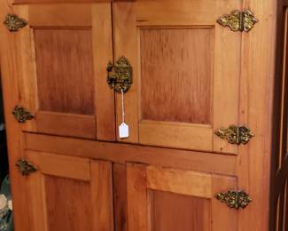 Oak Icebox