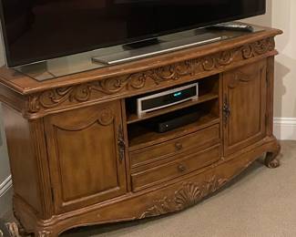 bufffet with tv tracy