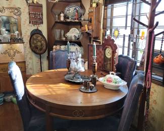 Dining table & 4 chairs