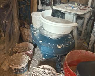 This pottery wheel is newer. This is the one for a beginner/intermediate. There is another wheel (not shown) that doesn't have multiple speeds (more advanced).